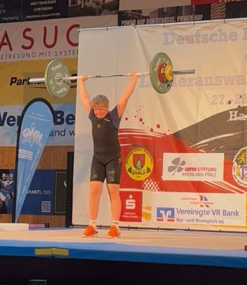 Ivan Polke beim Sto&szlig;en